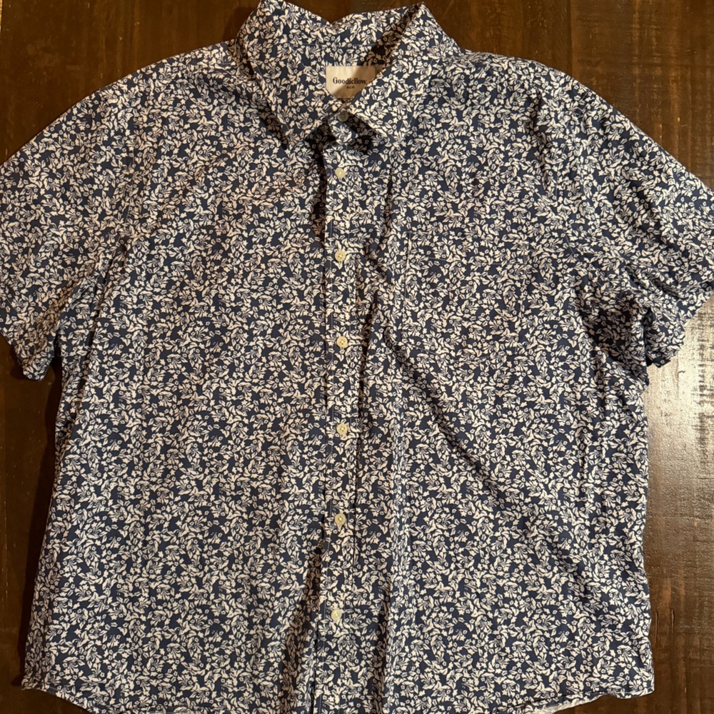 Goodfellow & Co Navy & White Floral Button-Down Shirt
